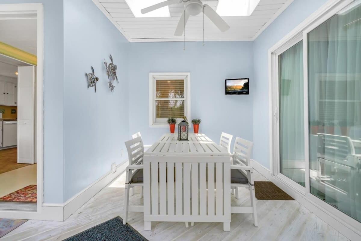 Cottage W Private Creek, Sunroom, Fire Pit, & Wifi Chincoteague Exterior photo